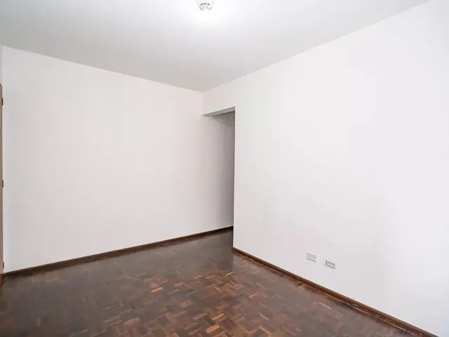 Apartamento 1 quarto e 1 banheiro, para alugar, no bairro Centro em Curitiba