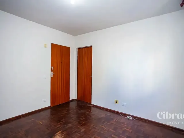 Apartamento 1 quarto e 1 banheiro, para alugar, no bairro Centro em Curitiba