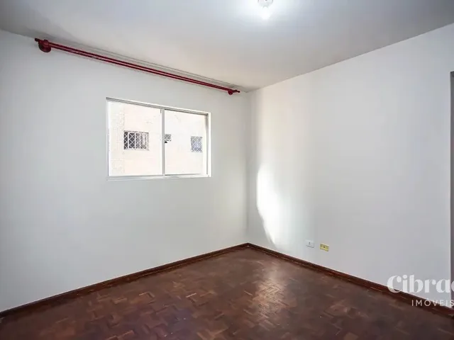 Apartamento 1 quarto e 1 banheiro, para alugar, no bairro Centro em Curitiba