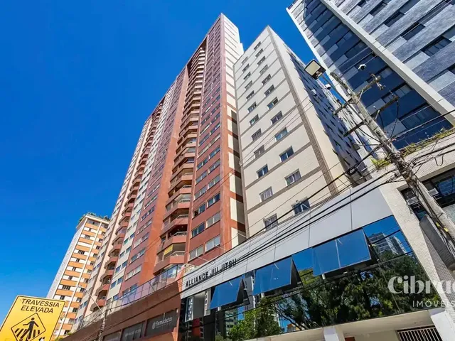 Apartamento 1 quarto e 1 banheiro, para alugar, no bairro Centro em Curitiba