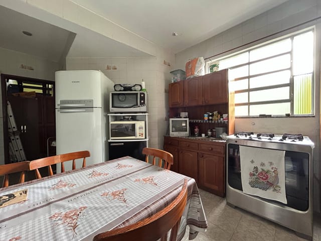 Casa com 168m² 3 quartos e 2 banheiros, à venda, no bairro Centro em Pelotas