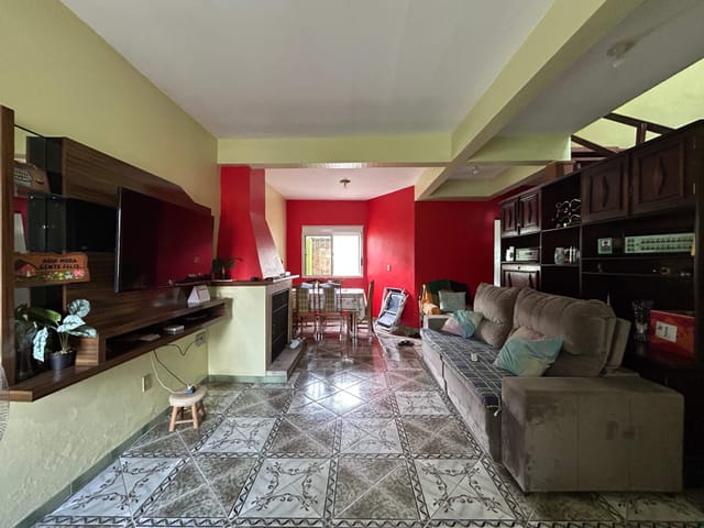 Casa com 168m² 3 quartos e 2 banheiros, à venda, no bairro Centro em Pelotas