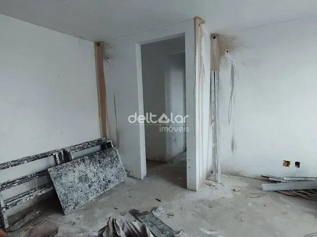 Apartamento com 74m² 3 quartos e 1 banheiro, à venda, no bairro Heliópolis em Belo Horizonte
