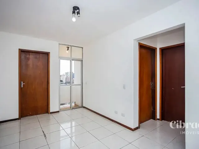 Apartamento 1 quarto e 1 banheiro, para alugar, no bairro Centro em Curitiba