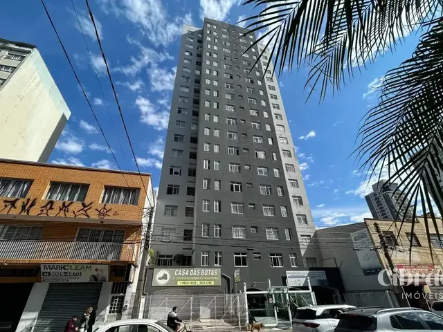 Apartamento 1 quarto e 1 banheiro, para alugar, no bairro Centro em Curitiba