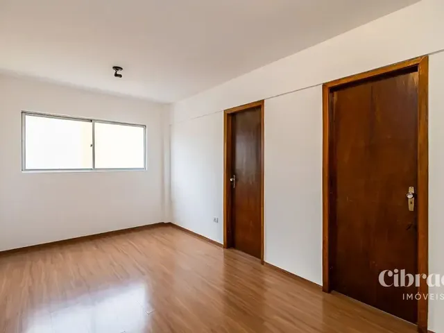 Apartamento 1 quarto e 1 banheiro, para alugar, no bairro Centro em Curitiba