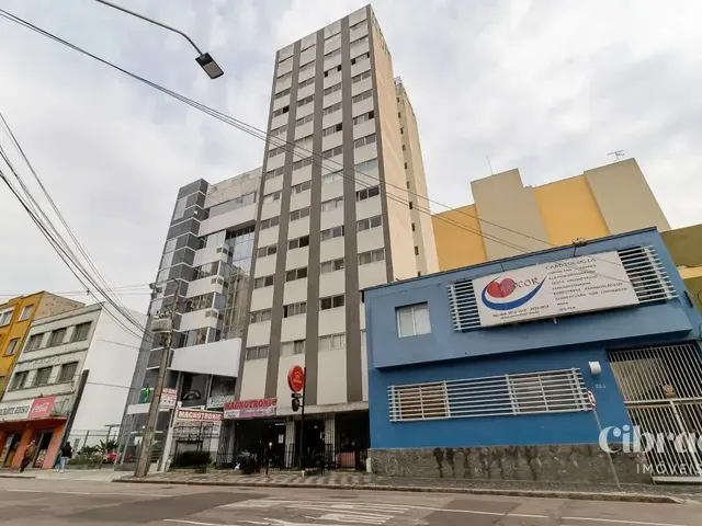 Apartamento 1 quarto e 1 banheiro, para alugar, no bairro Centro em Curitiba