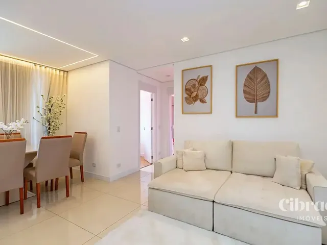 Apartamento 2 quartos e 2 banheiros, para alugar, no bairro Centro em Curitiba