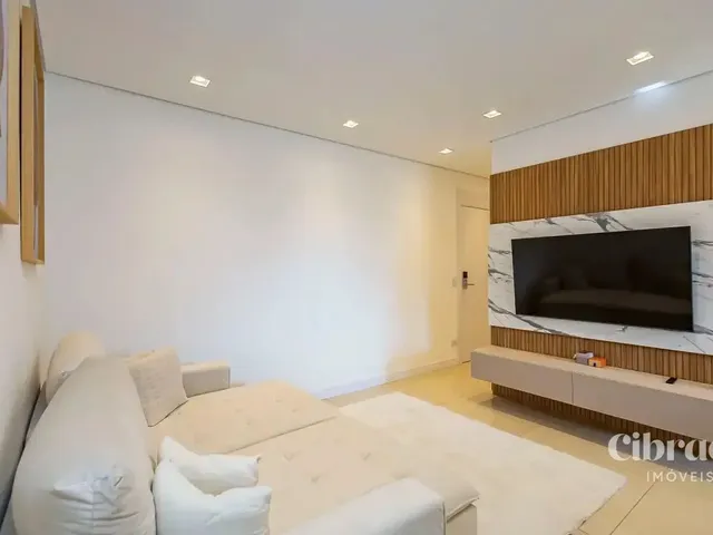 Apartamento 2 quartos e 2 banheiros, para alugar, no bairro Centro em Curitiba