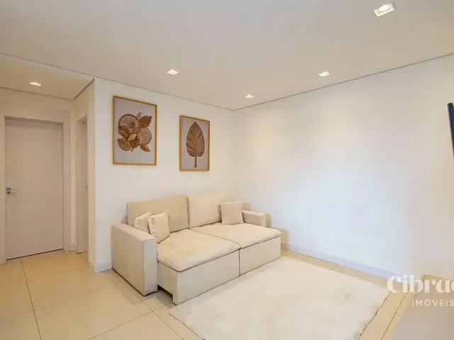 Apartamento 2 quartos e 2 banheiros, para alugar, no bairro Centro em Curitiba