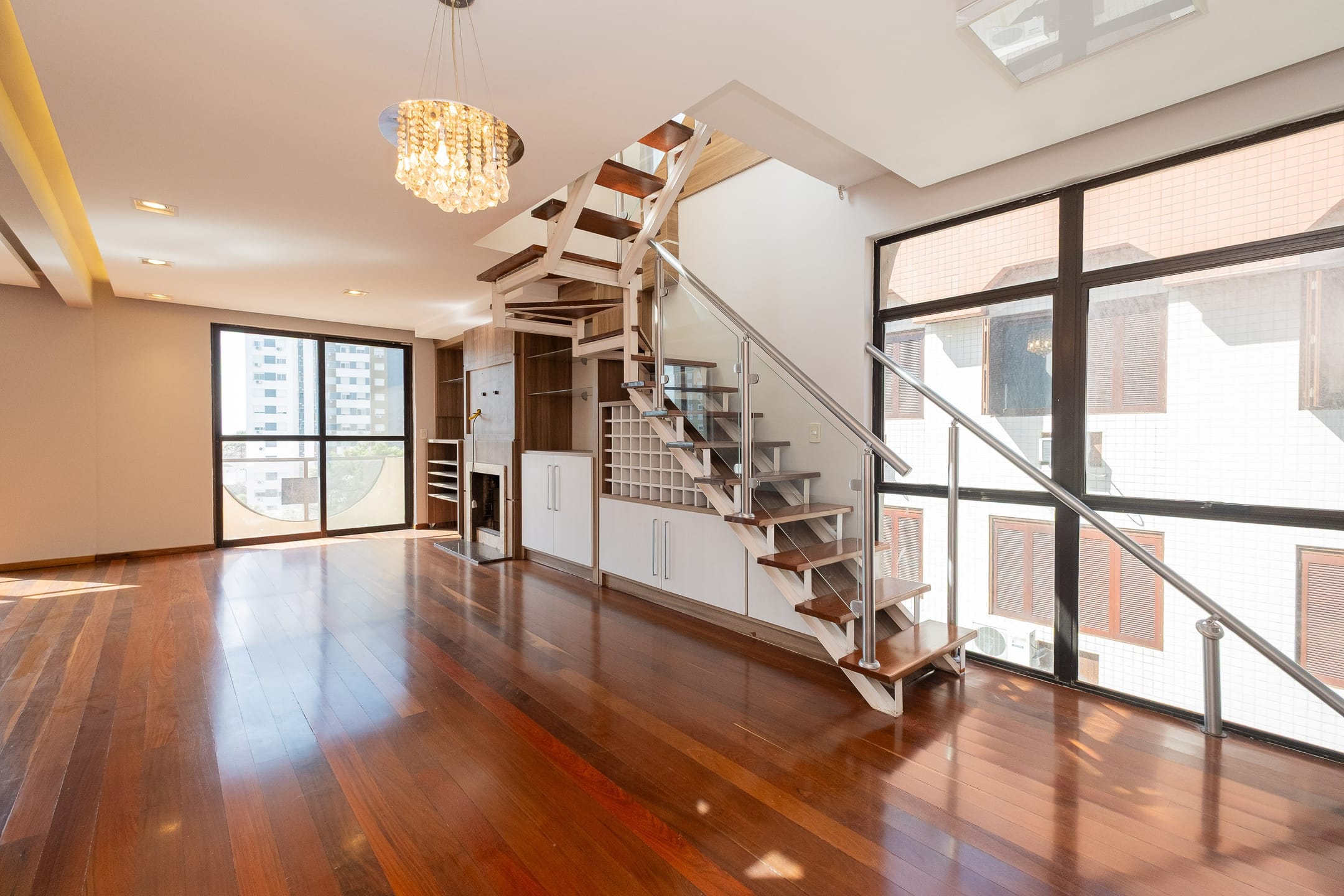 Cobertura 355 m² – 4 Dormitórios (1 Suíte c/ Closet), Piscina Privativa, Parrilla, 2 Salas | Centro, Pelotas/RS | Andar Alto, Aceita Pets