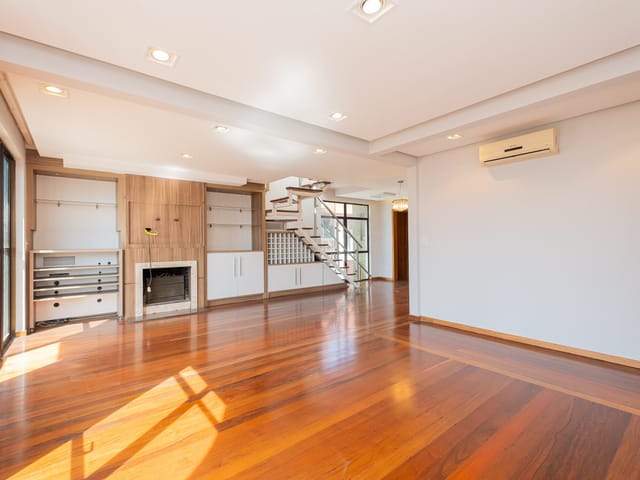 Apartamento 4 quartos e 5 banheiros, à venda, no bairro Centro em Pelotas