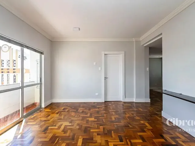 Apartamento 1 quarto e 1 banheiro, para alugar, no bairro Centro em Curitiba