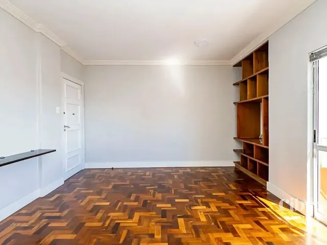 Apartamento 1 quarto e 1 banheiro, para alugar, no bairro Centro em Curitiba