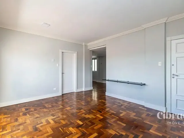 Apartamento 1 quarto e 1 banheiro, para alugar, no bairro Centro em Curitiba