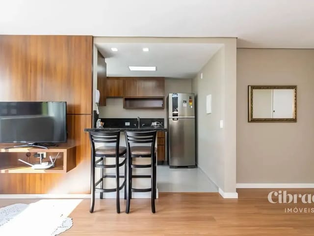Apartamento 2 quartos e 2 banheiros, para alugar, no bairro Água Verde em Curitiba