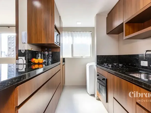 Apartamento 2 quartos e 2 banheiros, para alugar, no bairro Água Verde em Curitiba