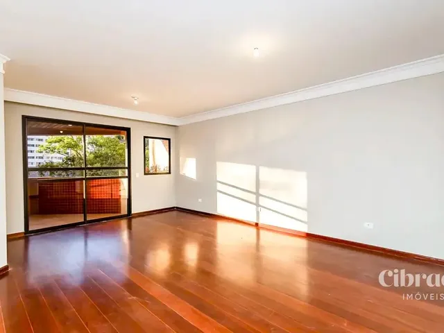 Apartamento 3 quartos e 2 banheiros, para alugar, no bairro Água Verde em Curitiba