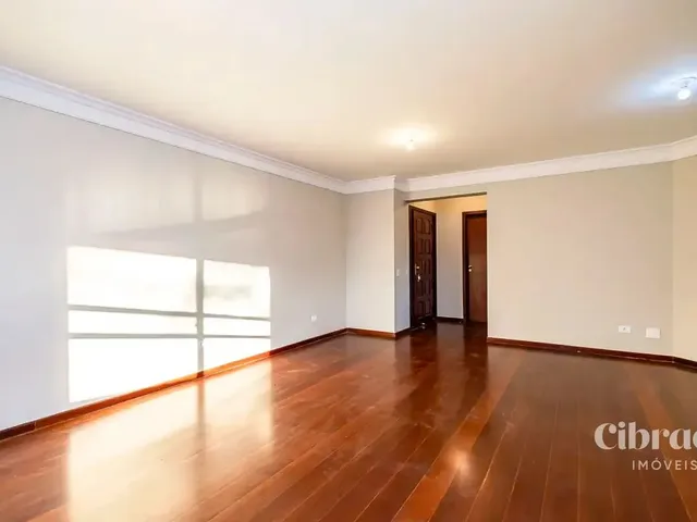 Apartamento 3 quartos e 2 banheiros, para alugar, no bairro Água Verde em Curitiba