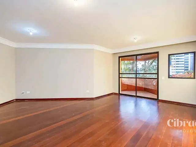 Apartamento 3 quartos e 2 banheiros, para alugar, no bairro Água Verde em Curitiba