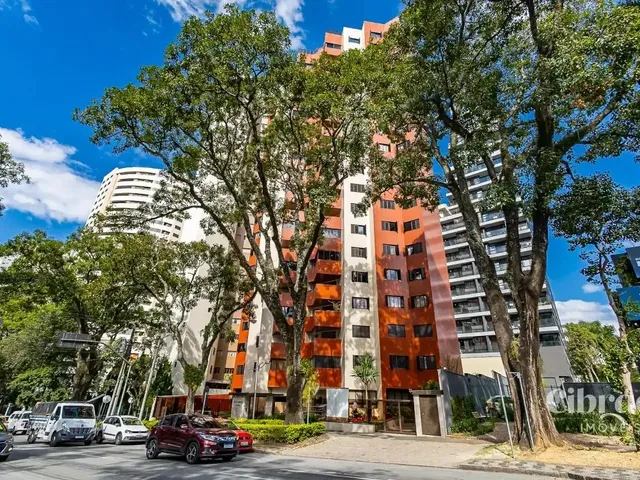 Apartamento 3 quartos e 2 banheiros, para alugar, no bairro Água Verde em Curitiba