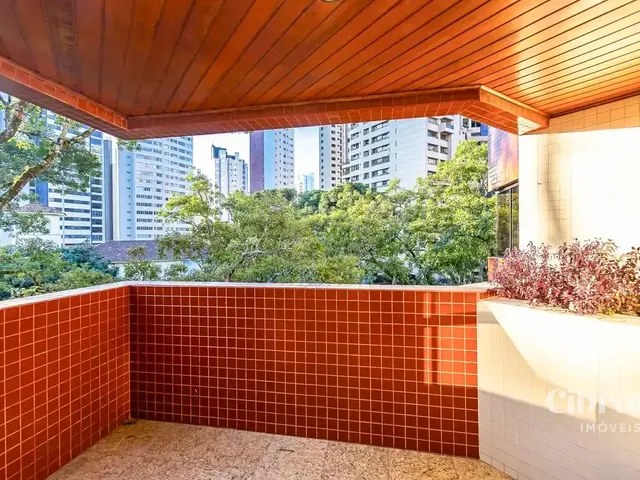 Apartamento 3 quartos e 2 banheiros, para alugar, no bairro Água Verde em Curitiba