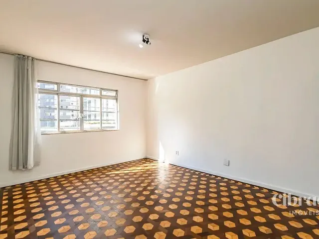 Apartamento 3 quartos e 1 banheiro, para alugar, no bairro Centro em Curitiba