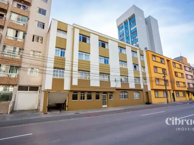 Apartamento 3 quartos e 1 banheiro, para alugar, no bairro Centro em Curitiba