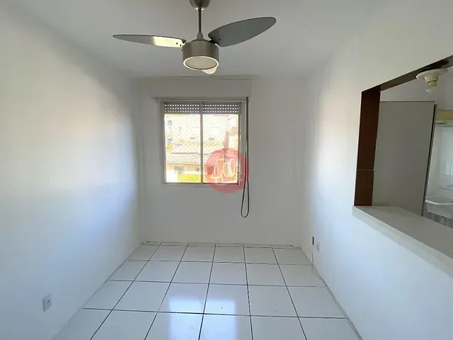 Apartamento 2 quartos e 1 banheiro, à venda, no bairro Camaquã em Porto Alegre