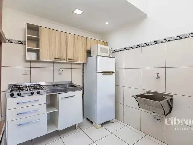 Apartamento 1 quarto e 1 banheiro, para alugar, no bairro Centro em Curitiba