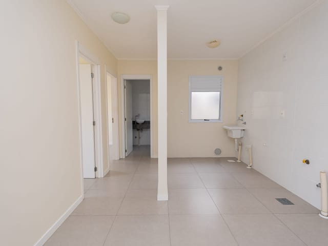 Apartamento 2 quartos e 1 banheiro, à venda ou para alugar, no bairro Areal em Pelotas