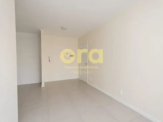 Apartamento 2 quartos e 1 banheiro, à venda ou para alugar, no bairro Areal em Pelotas