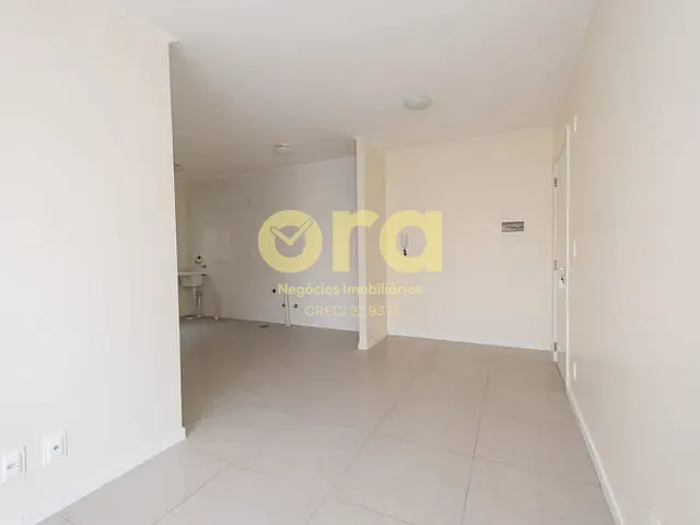Apartamento 2 quartos e 1 banheiro, à venda ou para alugar, no bairro Areal em Pelotas