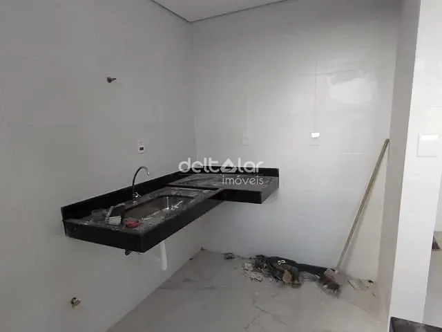 Apartamento com 50m² 2 quartos e 1 banheiro, à venda, no bairro Santa Mônica em Belo Horizonte