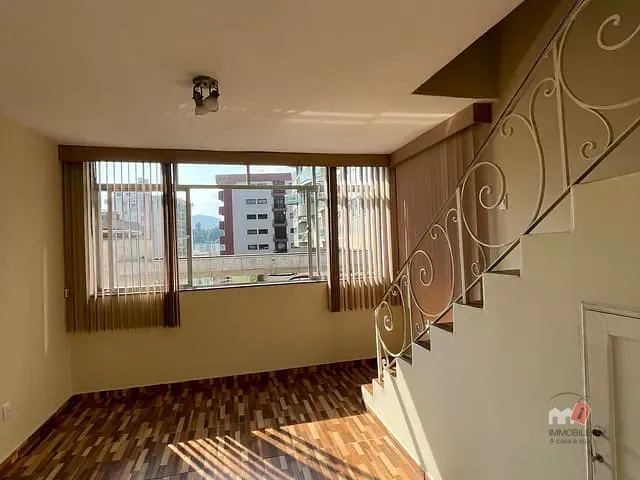 Apartamento 2 quartos e 2 banheiros, à venda ou para alugar, no bairro Centro em Petrópolis