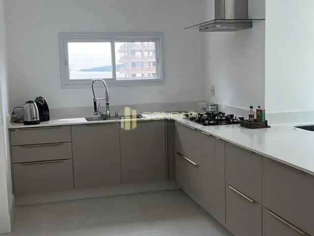 Apartamento com 161m² 3 quartos e 7 banheiros, à venda, no bairro Perequê em Itapema