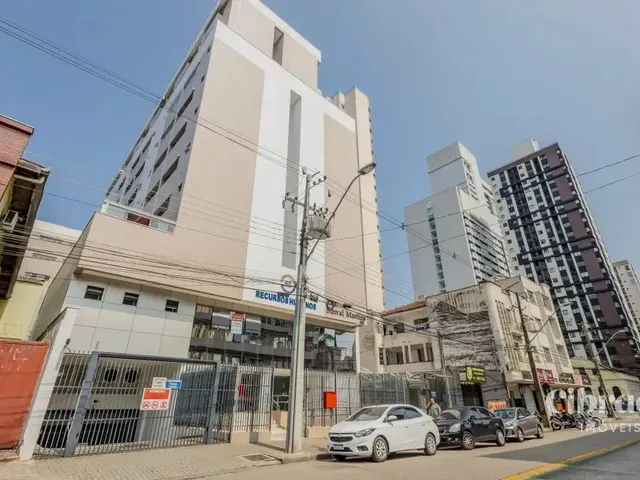 Apartamento 1 quarto e 1 banheiro, para alugar, no bairro Centro em Curitiba