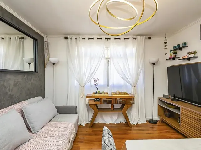 Apartamento 2 quartos e 1 banheiro, à venda, no bairro Campo Comprido em Curitiba