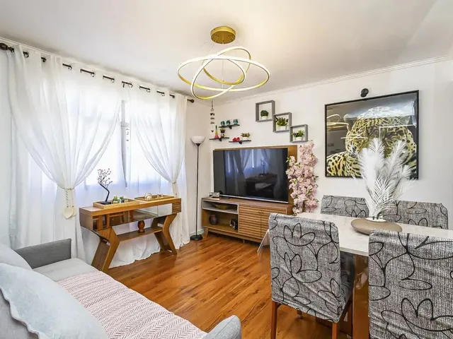 Apartamento 2 quartos e 1 banheiro, à venda, no bairro Campo Comprido em Curitiba