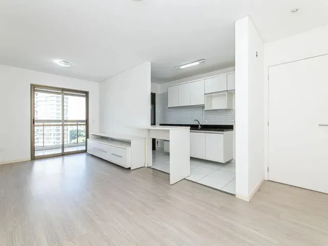 Apartamento 2 quartos e 2 banheiros, à venda, no bairro Campina do Siqueira em Curitiba