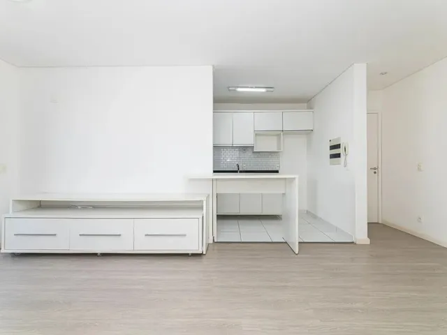 Apartamento 2 quartos e 2 banheiros, à venda, no bairro Campina do Siqueira em Curitiba
