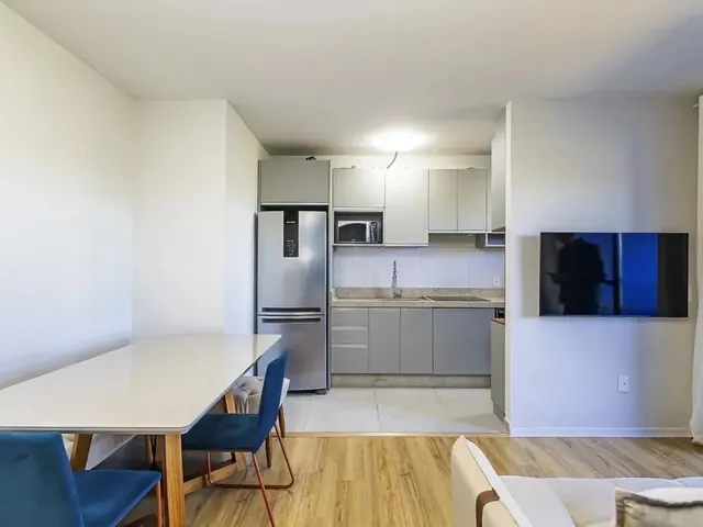 Apartamento 2 quartos e 1 banheiro, à venda, no bairro Campo Comprido em Curitiba