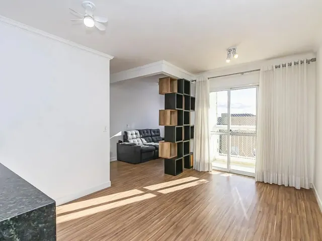 Apartamento 3 quartos e 2 banheiros, à venda, no bairro Campo Comprido em Curitiba