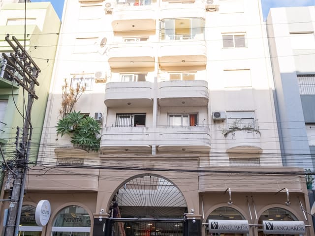 Kitnet com 32m² 1 quarto e 1 banheiro, para alugar, no bairro Centro em Pelotas