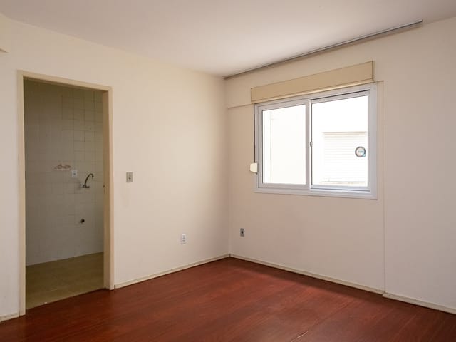 Kitnet com 32m² 1 quarto e 1 banheiro, para alugar, no bairro Centro em Pelotas