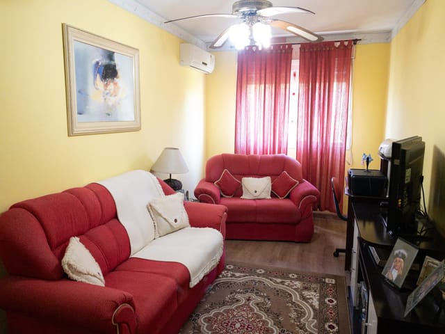 Apartamento 2 quartos e 1 banheiro, à venda, no bairro Três Vendas em Pelotas