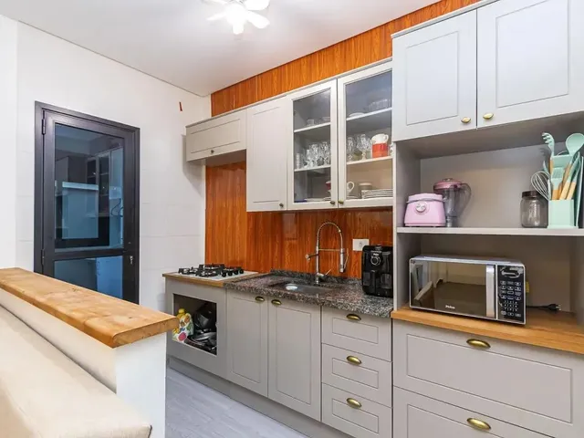 Apartamento 2 quartos e 1 banheiro, à venda, no bairro Campo Comprido em Curitiba