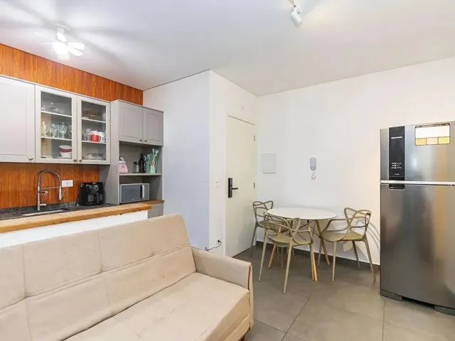 Apartamento 2 quartos e 1 banheiro, à venda, no bairro Campo Comprido em Curitiba