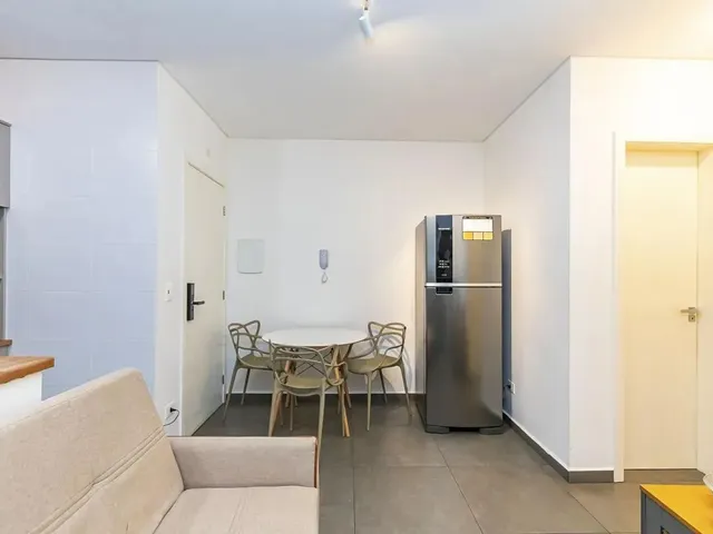 Apartamento 2 quartos e 1 banheiro, à venda, no bairro Campo Comprido em Curitiba