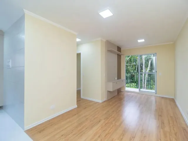 Apartamento 2 quartos e 1 banheiro, para alugar, no bairro Campo Comprido em Curitiba